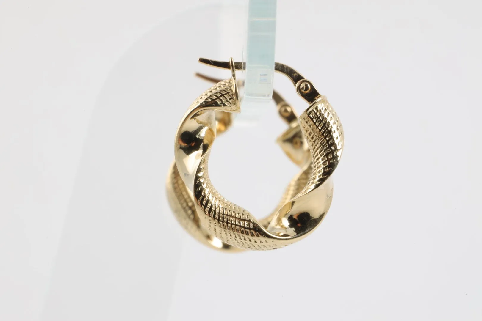 14k Yellow Gold Twisted Hoop Earrings (1.72g.)
