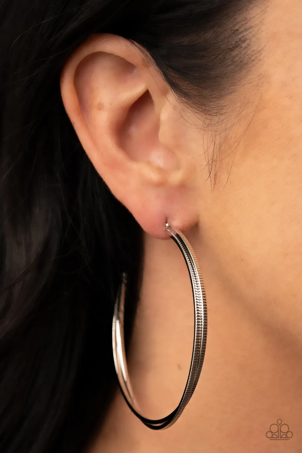 Monochromatic Curves - Silver Hoop Earring