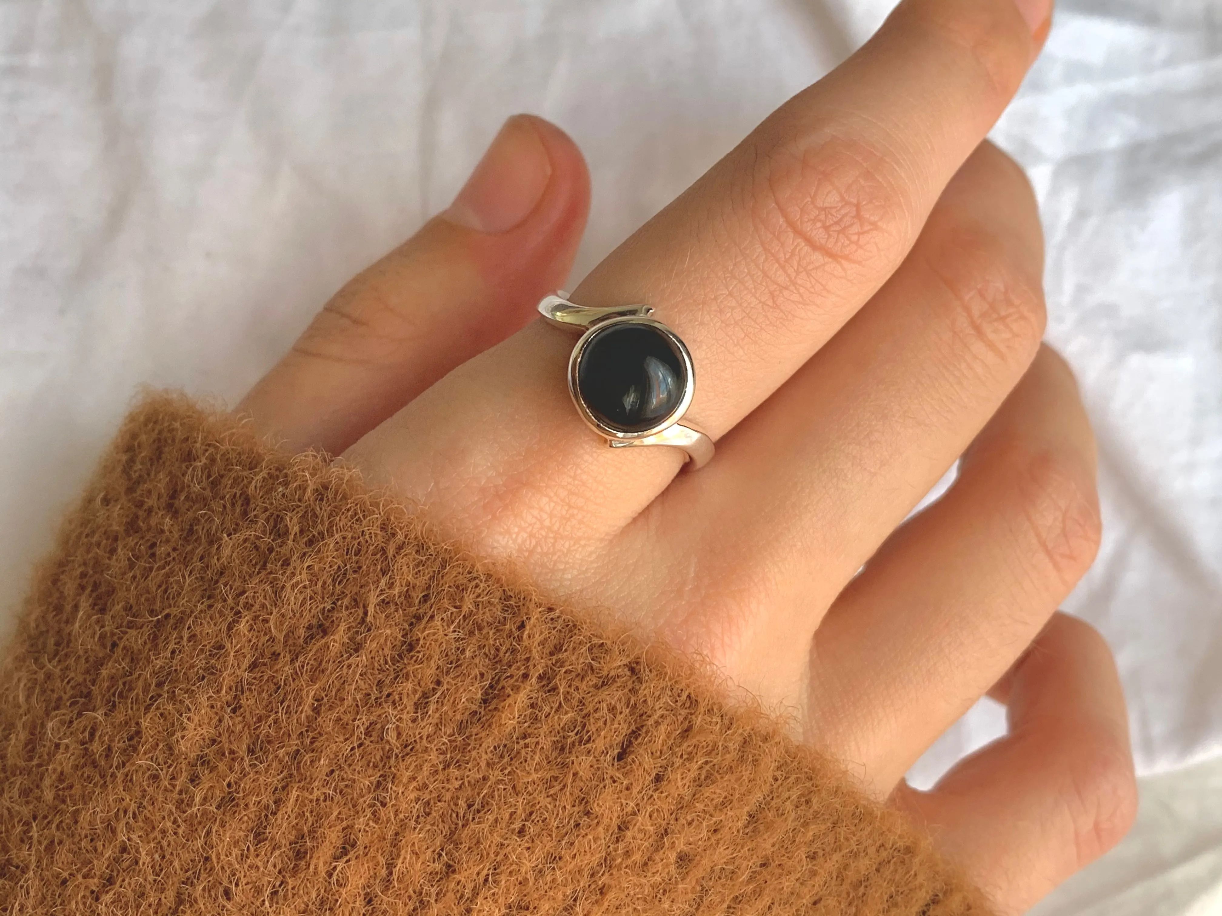 Onyx Efimia Ring - Round